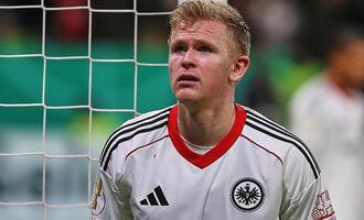 Bundesliga: Eintracht trotzt Kölner Blitzstart und Schlussoffensive