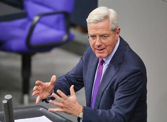 Röttgen: Europa muss Ukraine ohne US-Unterstützung helfen