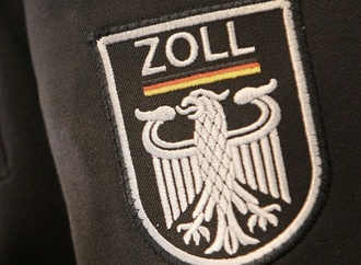 Münchner Flughafen: Zoll stoppt Reisende mit Singvögeln