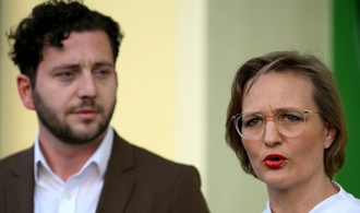 Brantner und Banaszak ermuntern Grüne zu mehr Debatten - vor Start von Parteitag