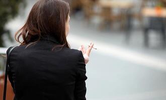 Studie: Westfernsehen hat Rauchen in der DDR angekurbelt