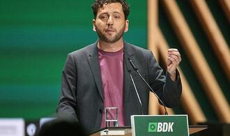 Grünen-Chef Banaszak fordert sozial gerechteren Klimaschutz