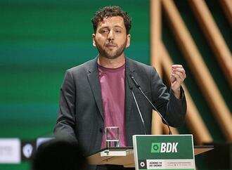 Grünen-Chef Banaszak fordert sozial gerechteren Klimaschutz