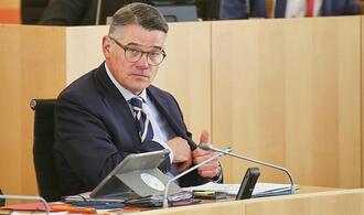 Rhein fordert Distanzierung von Gewalt in Gießen