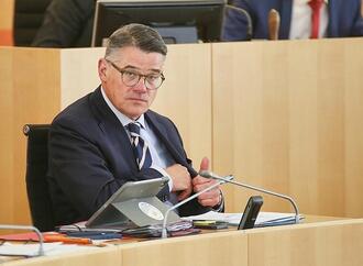 Rhein fordert Distanzierung von Gewalt in Gießen