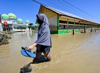Mehr als 600 Tote bei schweren Überschwemmungen in Indonesien und Thailand