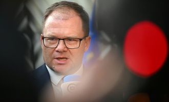 Umweltminister: Zuschüsse für Elektroautos sozial staffeln