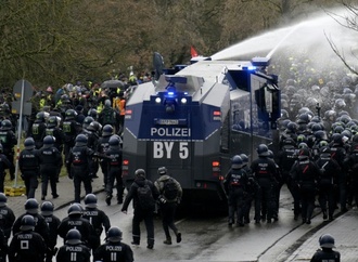 Einsatz bei AfD-Veranstaltung in Gießen: Mehr als 50 Polizisten verletzt