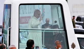 Messe vor 150.000 Menschen im Libanon: Papst spricht Christen in der Region Mut zu