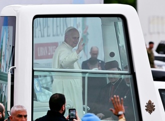 Messe vor 150.000 Menschen im Libanon: Papst spricht Christen in der Region Mut zu