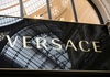 Prada schließt Kauf von Konkurrenten Versace ab