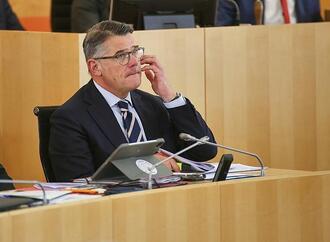 Rhein wirbt für Reformen nach griechischem Vorbild