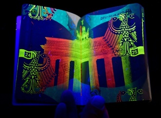 Gefälschte Dokumente für Einbürgerung: Zwei Männer in Hamburg verurteilt