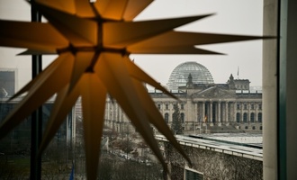 Bundestag beschließt Paket mit Steuerentlastungen für Bürger und Gastronomie