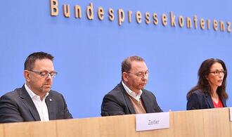 DGB-Umfrage vorgestellt: Mehrheit für Erhalt des Acht-Stunden-Tags