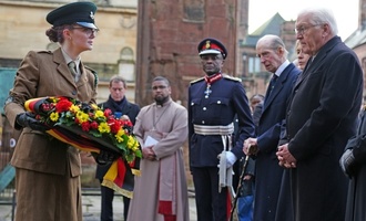 Steinmeier gedenkt der Opfer von NS-Luftangriff im englischen Coventry