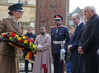 Steinmeier gedenkt der Opfer von NS-Luftangriff im englischen Coventry