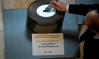 Bundestag beschließt Rentenpaket mit Kanzlermehrheit - Aufatmen in Koalition