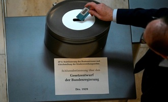 Bundestag beschließt umstrittenes Rentenpaket mit Kanzlermehrheit