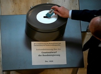 Bundestag beschließt Rentenpaket mit Kanzlermehrheit - Aufatmen in Koalition