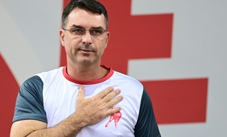 Brasiliens Ex-Präsident Bolsonaro soll Sohn Flávio zu politischem Erben ernannt haben