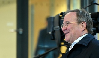 Armin Laschet übernimmt Vorsitz von Karlspreisgesellschaft