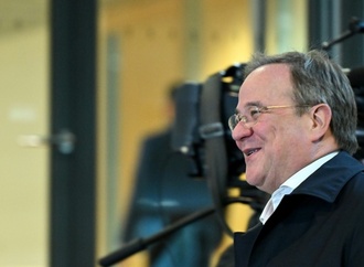 Armin Laschet übernimmt Vorsitz von Karlspreisgesellschaft