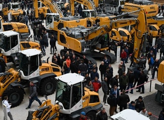 Bagger gestohlen und Bäume gefällt - Polizei in Niedersachsen ermittelt