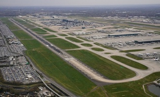 Kofferraub am Flughafen London-Heathrow: Mehr als 20 Verletzte und Verkehrschaos