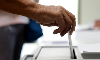 Grünen-Kandidat Yilmaz gewinnt Oberbürgermeisterwahl in Kiel