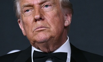 Trump stellt geplante Übernahme von Warner Bros durch Netflix infrage