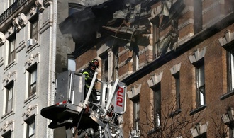 Brand wütet in sechsstöckigem Wohngebäude in Manhattan