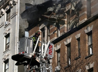 Brand wütet in sechsstöckigem Wohngebäude in Manhattan