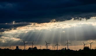 Vorläufige Berechnung: Erneuerbare decken 2025 rund 56 Prozent des Stromverbrauchs