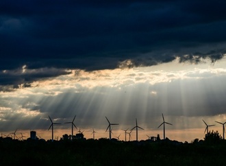 Vorläufige Berechnung: Erneuerbare decken 2025 rund 56 Prozent des Stromverbrauchs