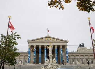 Österreich beschließt Kopftuchverbot für unter 14-Jährige an Schulen