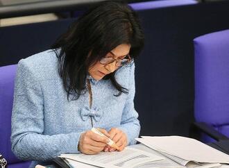 Reiche unterzeichnet Verträge zum Kohle-Ausstieg der LEAG