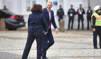 Neuer Großauftrag für Meyer-Werft - Wulff soll Streit schlichten