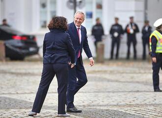 Neuer Großauftrag für Meyer-Werft - Wulff soll Streit schlichten