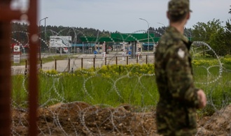 Bundeswehr-Soldaten helfen bei Bau von Schutzwall an Polens Ostgrenze