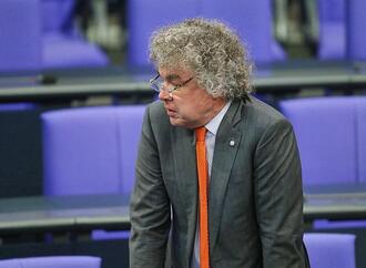 AfD-Abgeordneter wegen Hitlergruß angeklagt