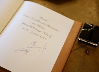 Selenskyj besucht Bundestag - Empfang bei Klöckner