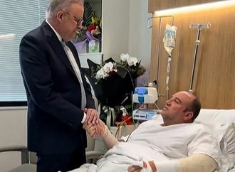 Nach Anschlag in Sydney: Australiens Premier besucht Helden von Bondi Beach im Krankenhaus
