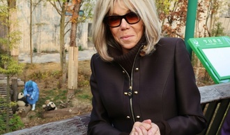 ''Blöde Kühe'': Präsidentengattin Brigitte Macron betont Recht auf Privatleben