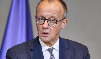 Merz begrüßt Abkehr von Verbrenner-Ausstieg