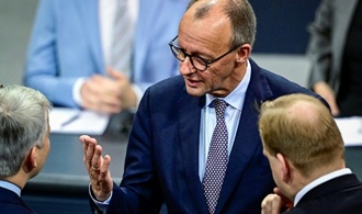 Merz stellt sich Fragen von Abgeordneten - und gibt Regierungserklärung ab