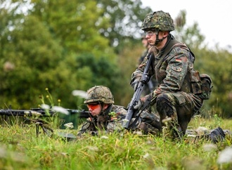 Merz: Müssen spätestens 2027 Freiwilligkeit von Wehrdienst überprüfen