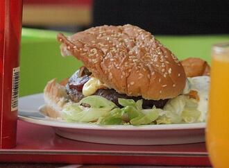 Gewerkschaftschef gegen niedrigere Gastrosteuer