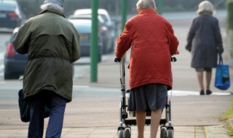 Mehr Rentner als je zuvor auf Sozialhilfe angewiesen - vor allem Frauen