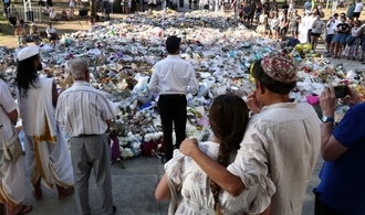 Australien gedenkt der Opfer des Anschlags vom Bondi Beach mit Schweigeminute